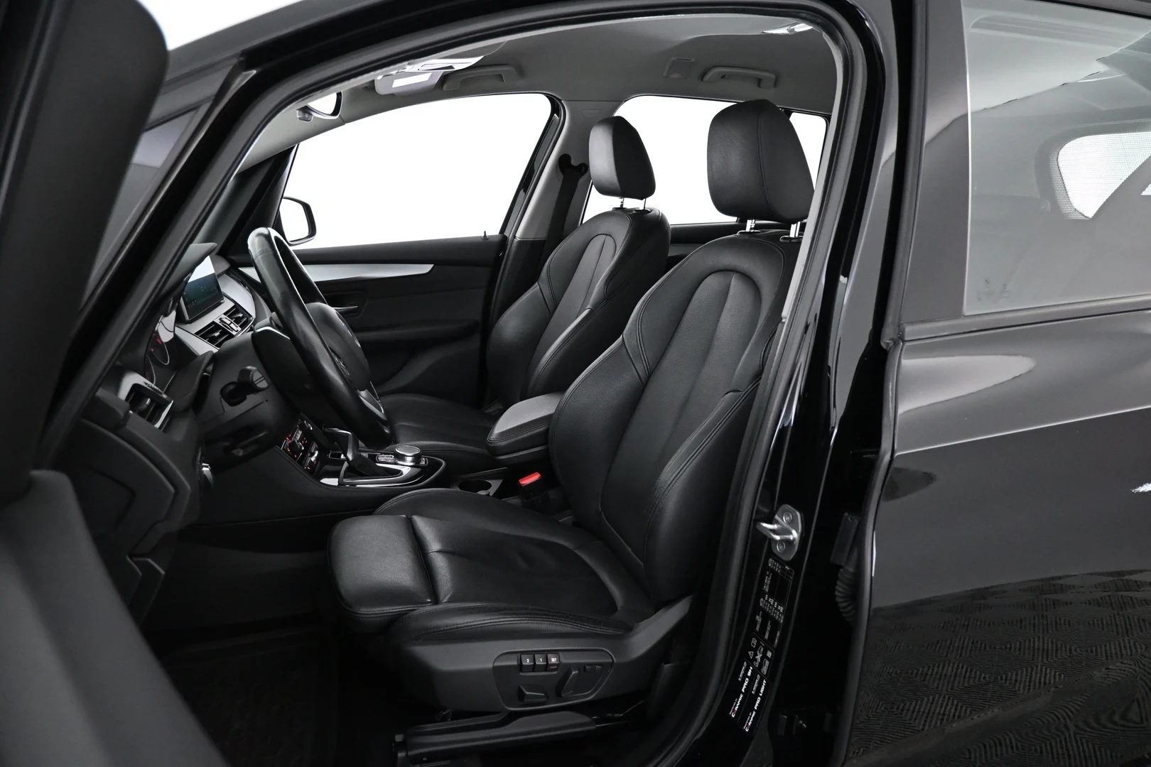 Car Image - 3rKRjIFMn0xga0aad6COtX