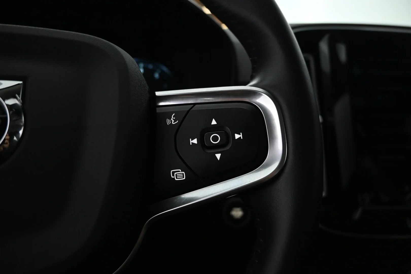 Car Image - 1520iGE46axLTDIKbziQvJ