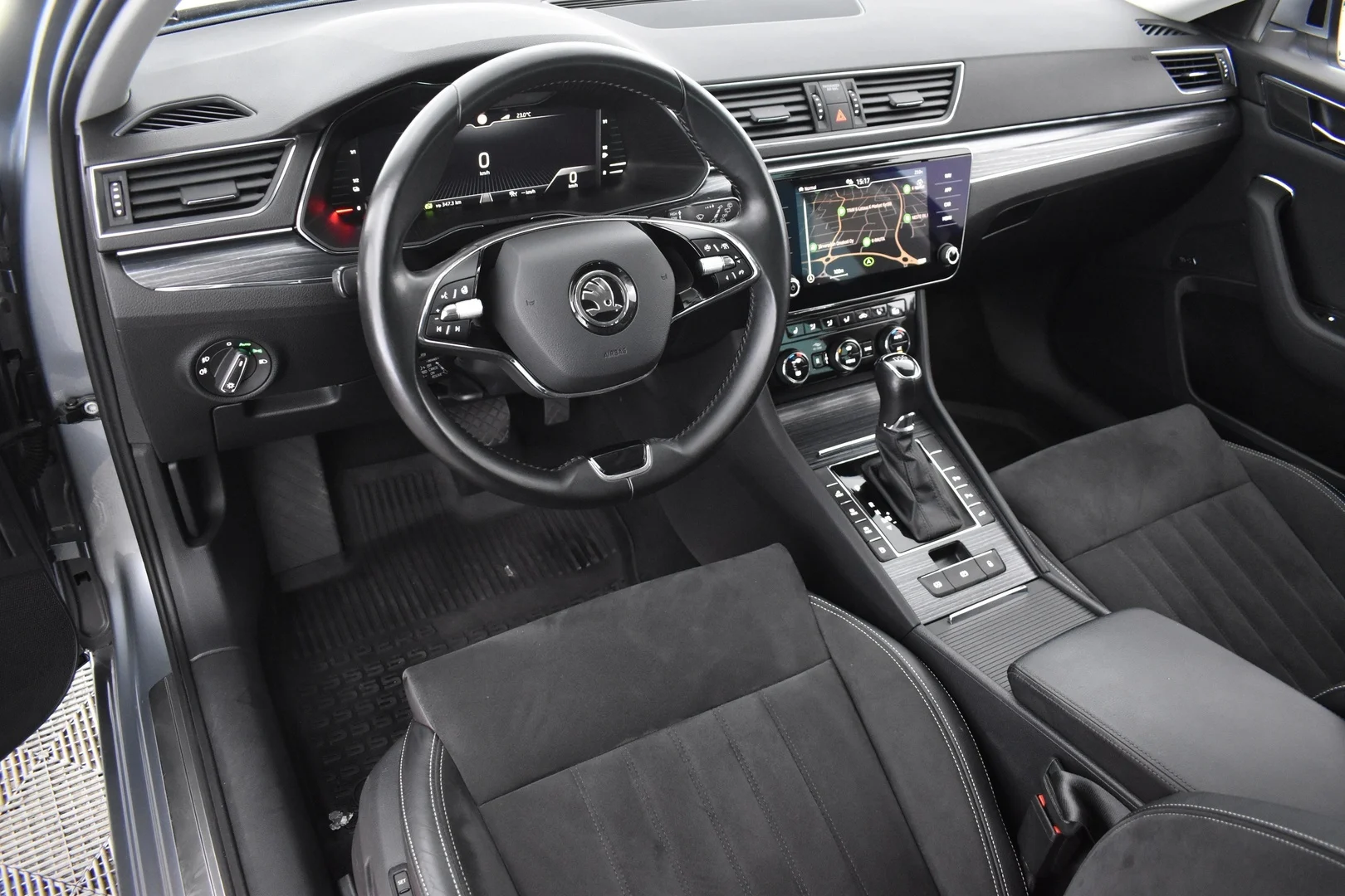 Car Image - 7bHota7z4XTzDlTAPaevRL