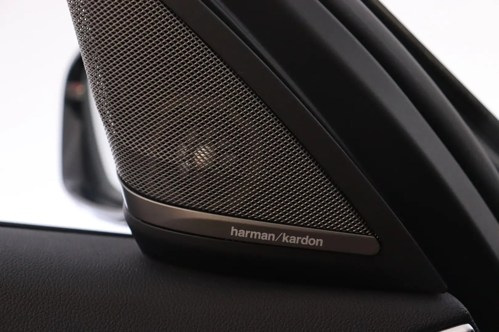 Car Image - 7zxEtDskqD943uJNkWfXQJ