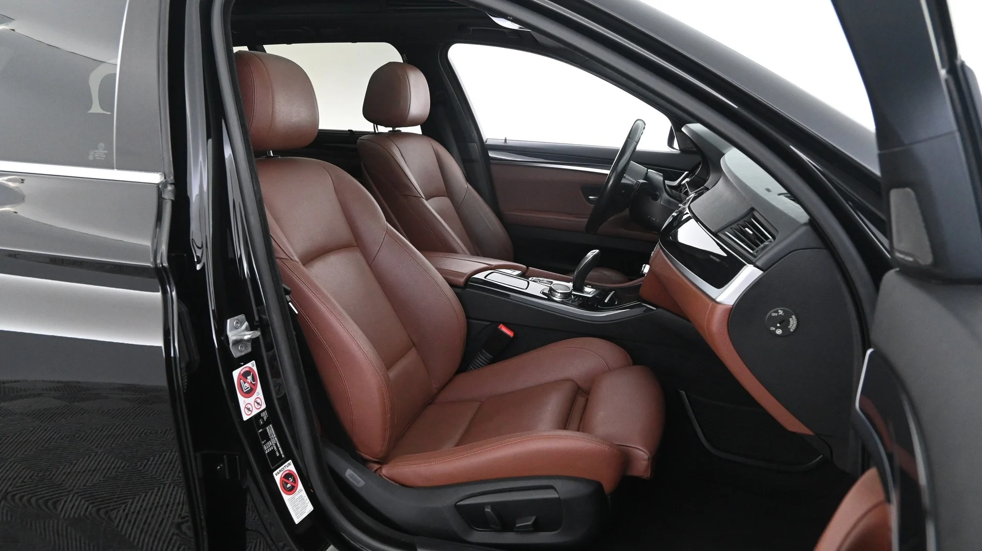 Car Image - 76frSSuOAhiDVE1KFDuAsd