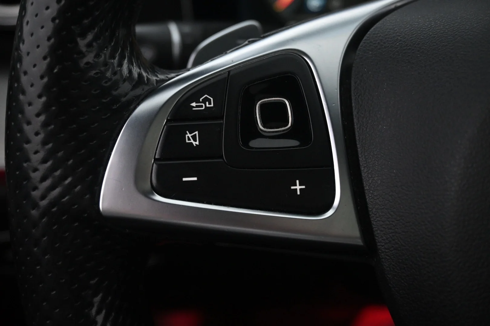 Car Image - 2mCHx8JB0p5kWb4yrWF5Cc