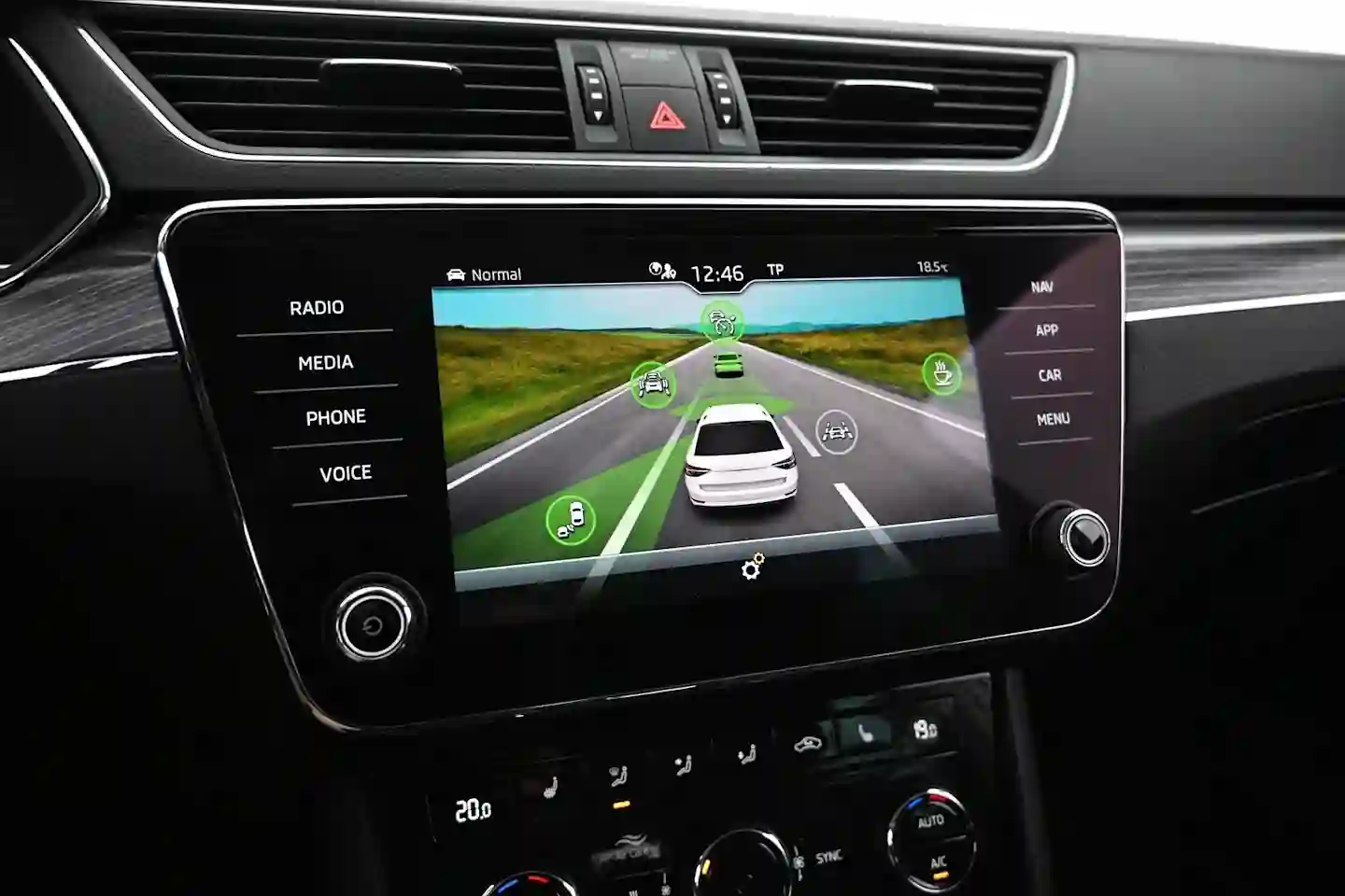 Car Image - 1hTWXRO9i0JH1CttTJJFt3