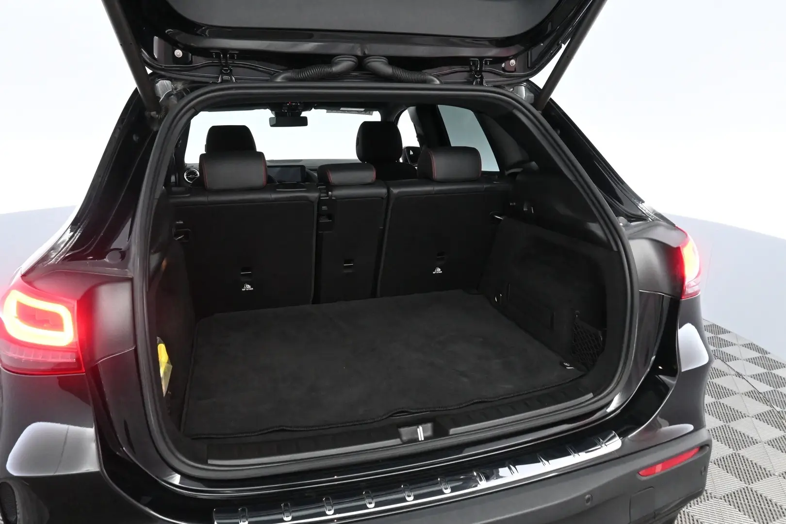 Car Image - 5B15sBUq2WDPQjcdk1xMyT