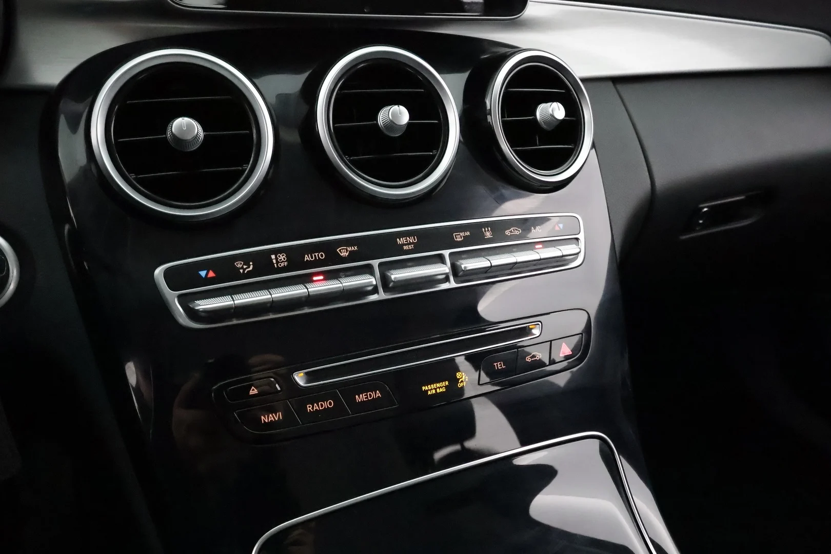 Car Image - UbfEOenmW31MLTRq0jWeV