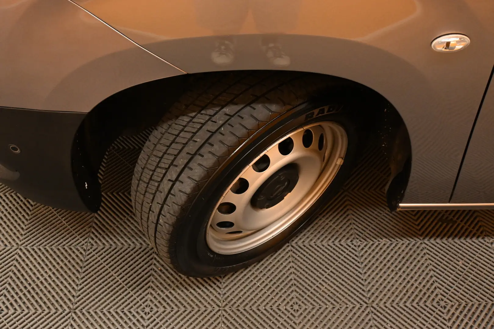 Car Image - 191h5EDRaymnHW4WA31KnX