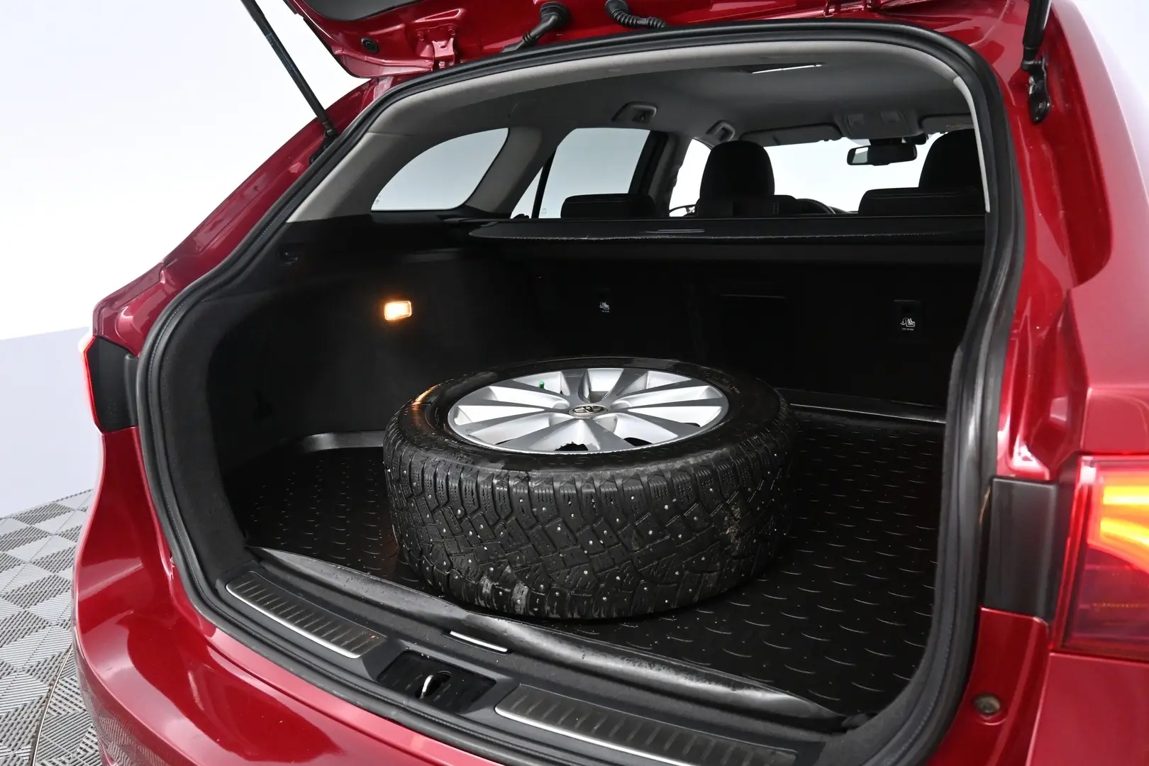 Car Image - 7lLarOU7lfWnGhADxIdasq