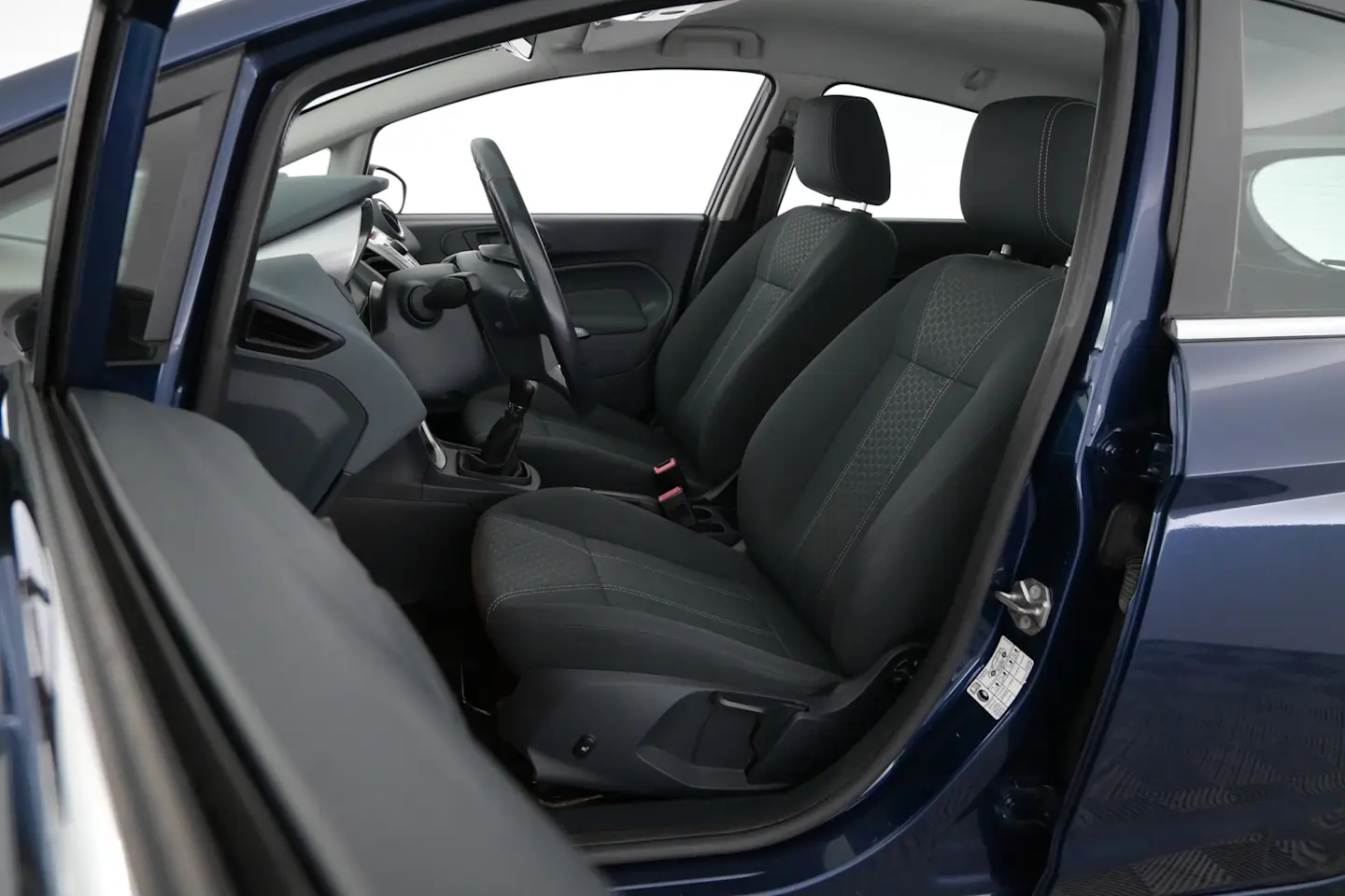 Car Image - 2dXOcY0tPDx7JM2zI5IndW