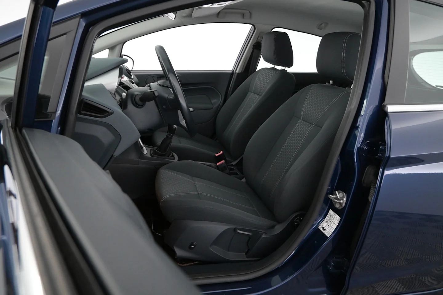 Car Image - 2dXOcY0tPDx7JM2zI5IndW