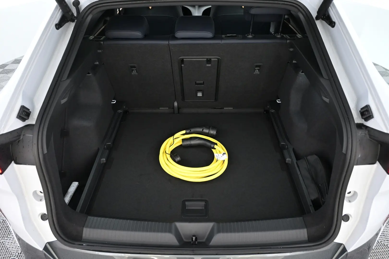 Car Image - 1hqMHV8PvPWIEj95lI7dRt