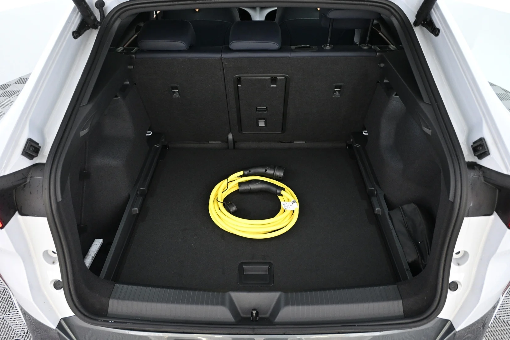 Car Image - 1hqMHV8PvPWIEj95lI7dRt