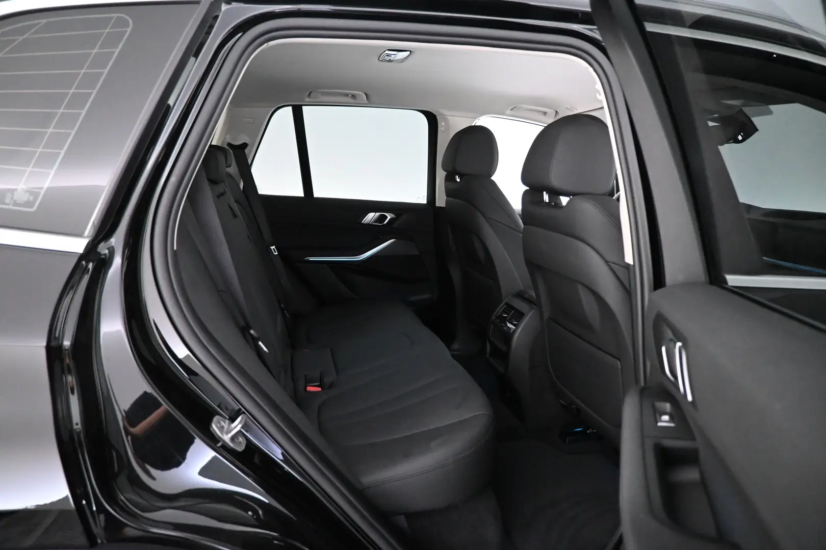 Car Image - 72XWkjsm64q9QIALE7KKsM
