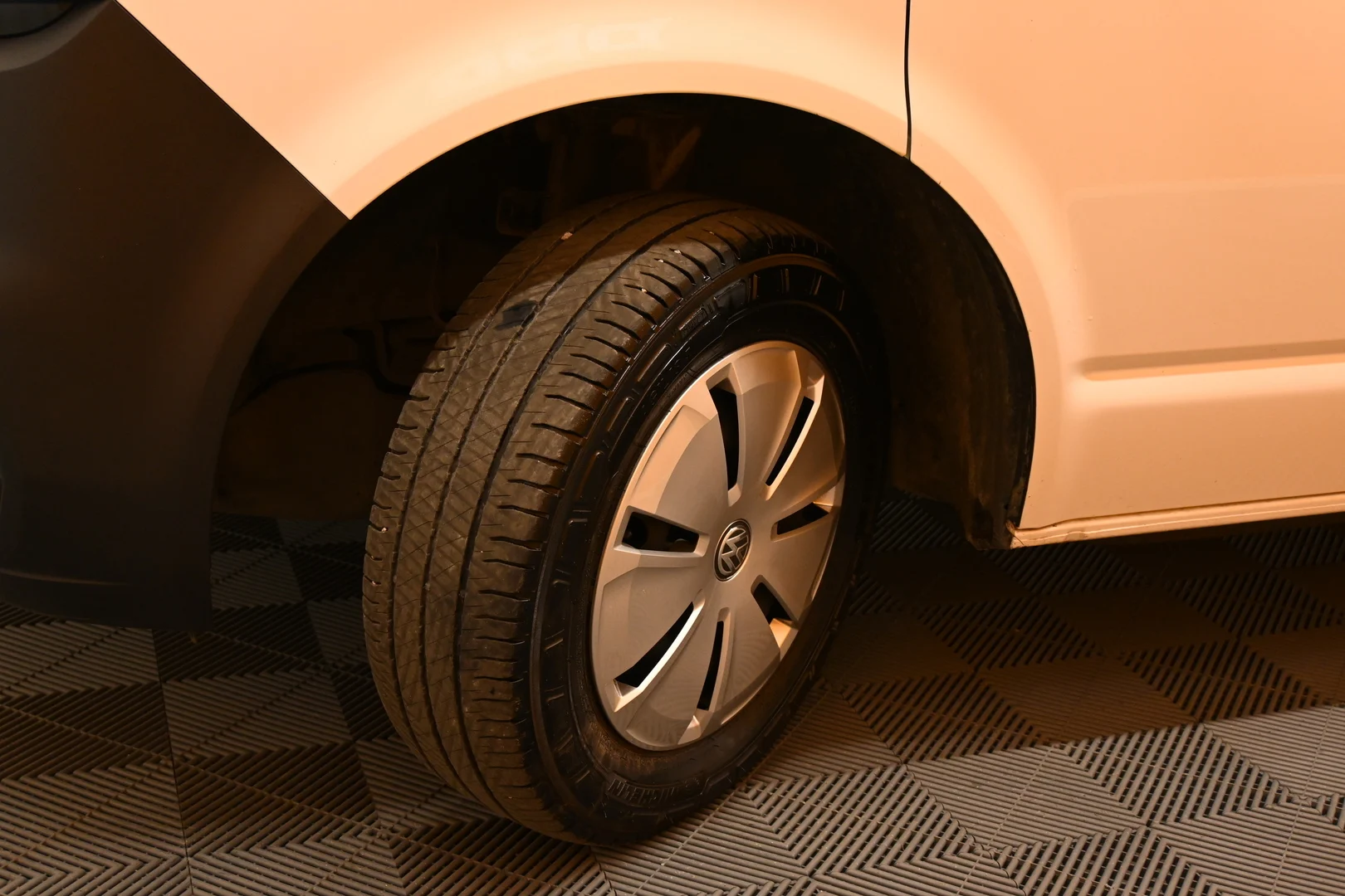 Car Image - 2As0vADiAlNbajJVNXS8TB
