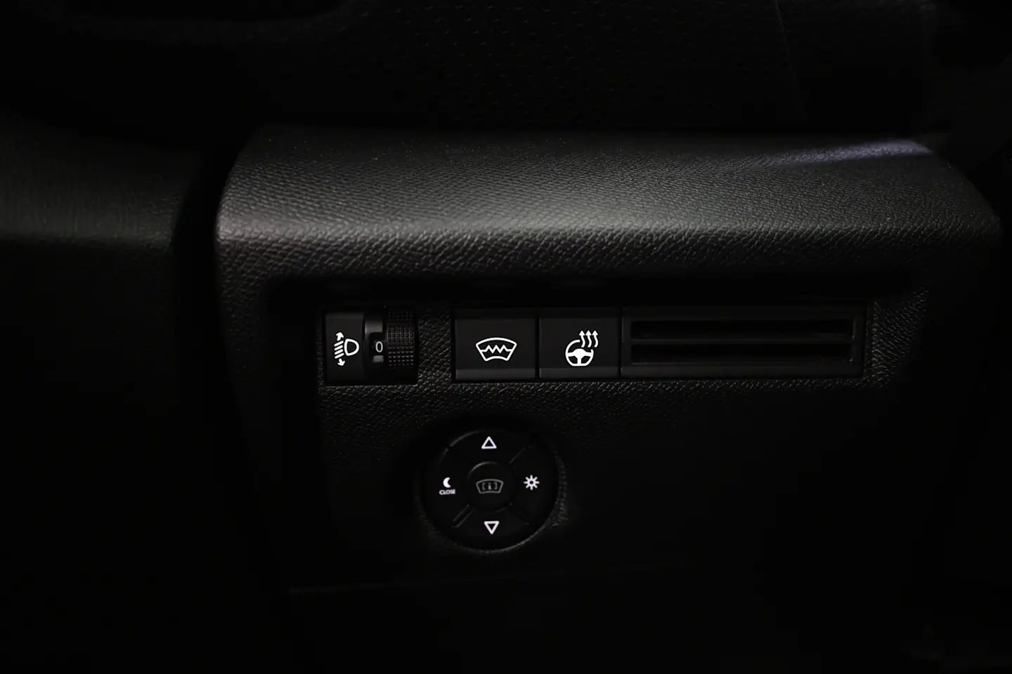 Car Image - 1r1Y6SRy0LEonTwRM2QrY0