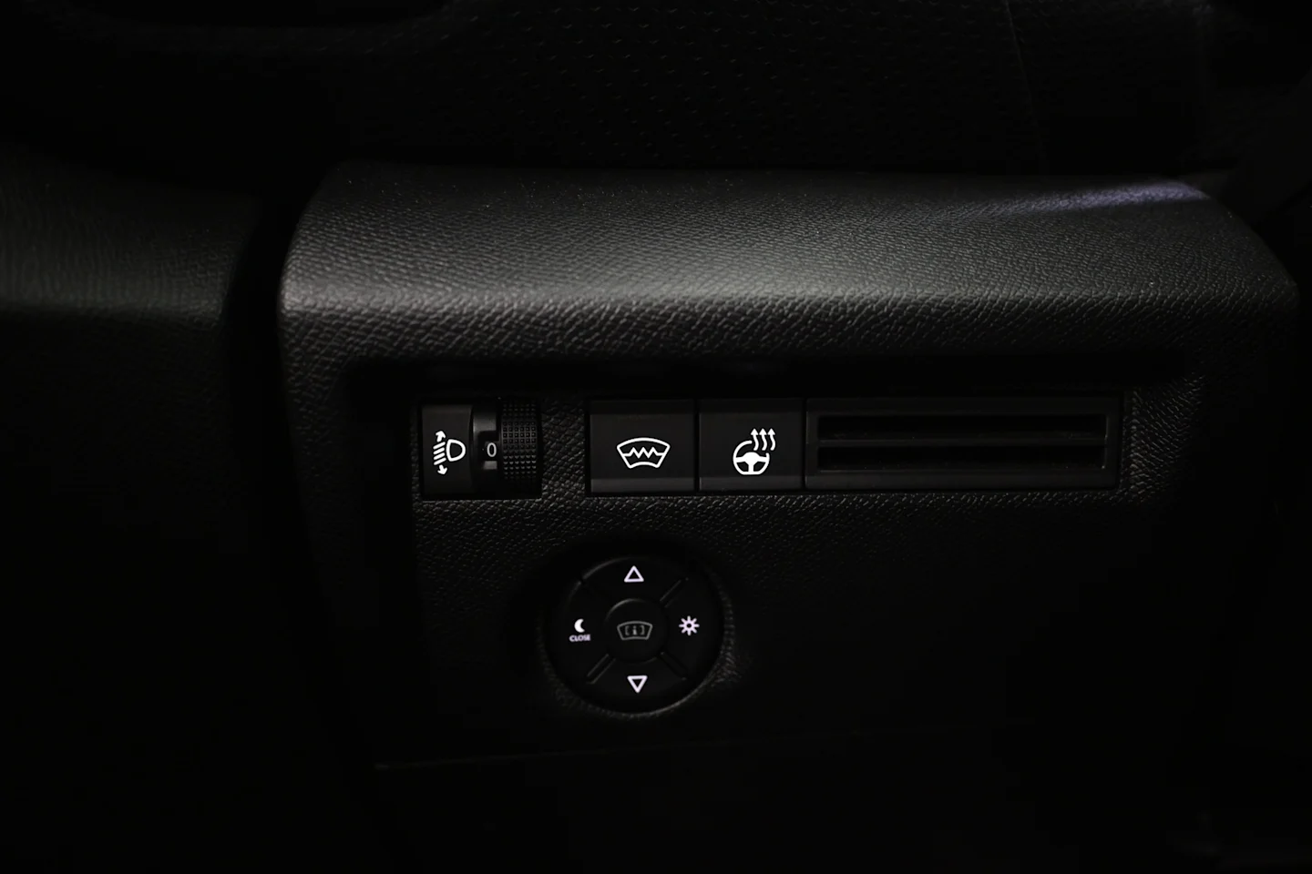 Car Image - 1r1Y6SRy0LEonTwRM2QrY0