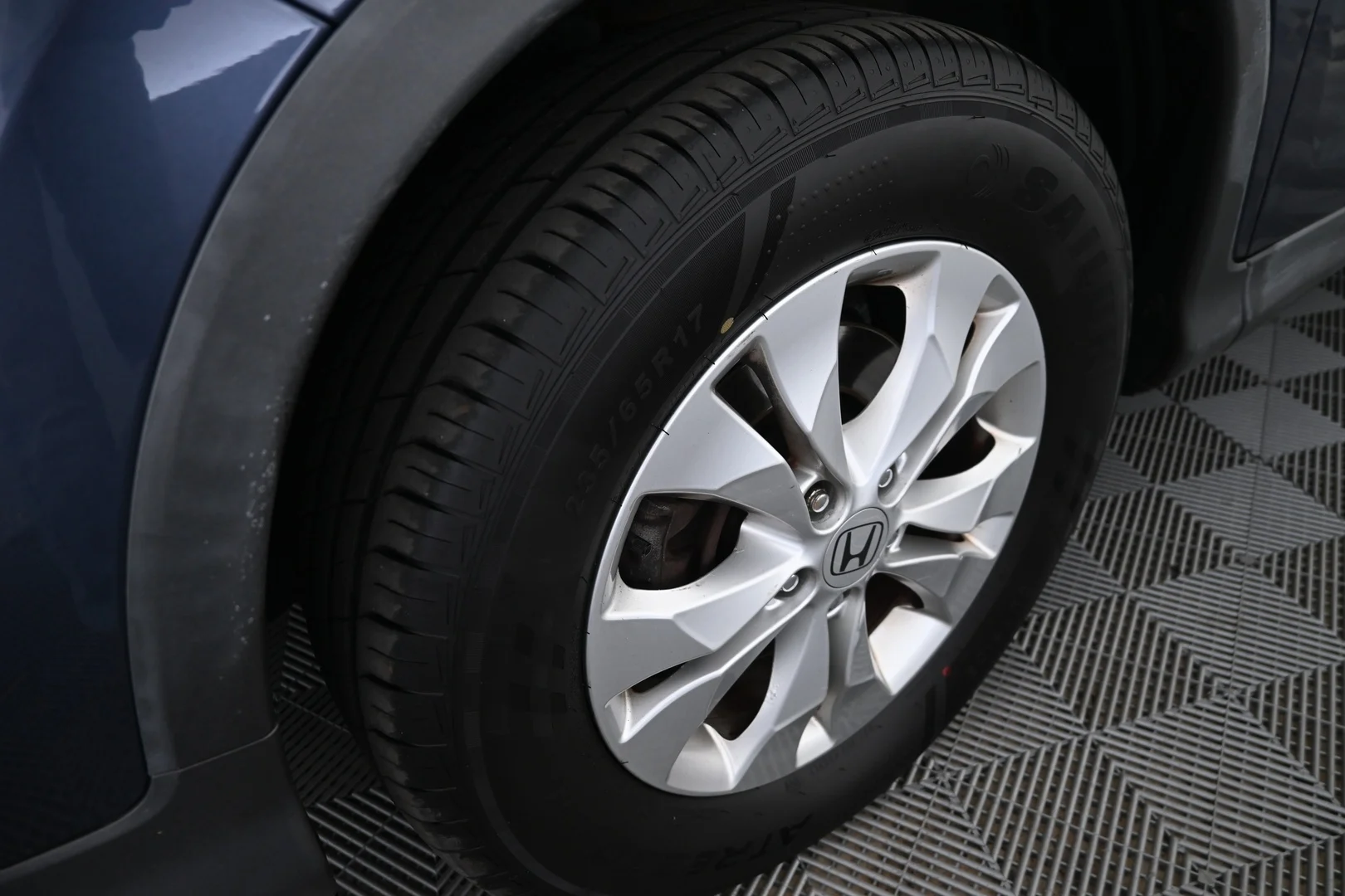 Car Image - 3J61aOWdYoybjanJYy1hPl