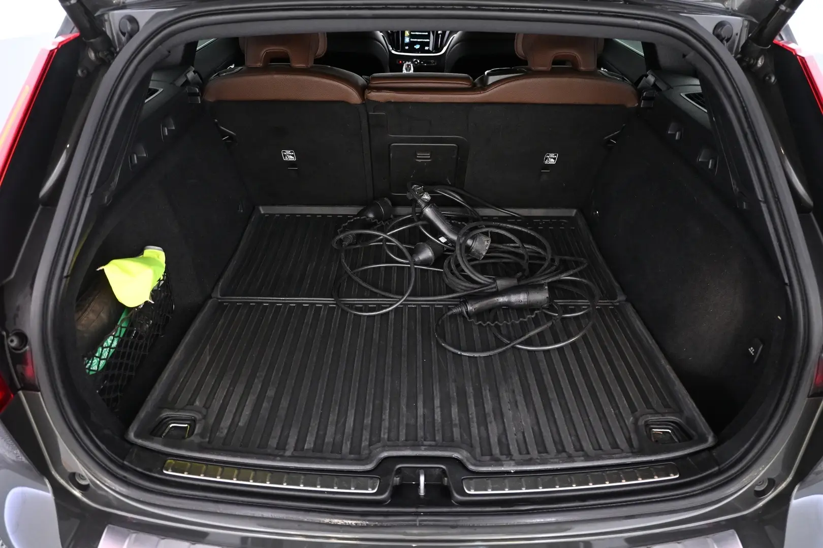 Car Image - rJ94EBuncl1Smig6gmRBJ