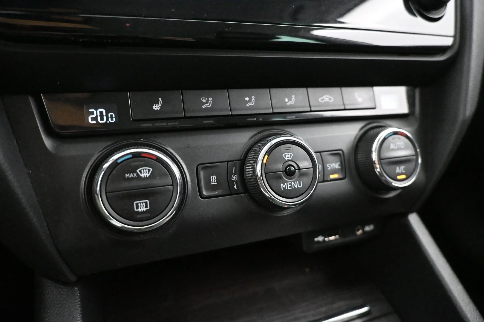 Car Image - 4E8UZeSECFeKmjN55c1yDm