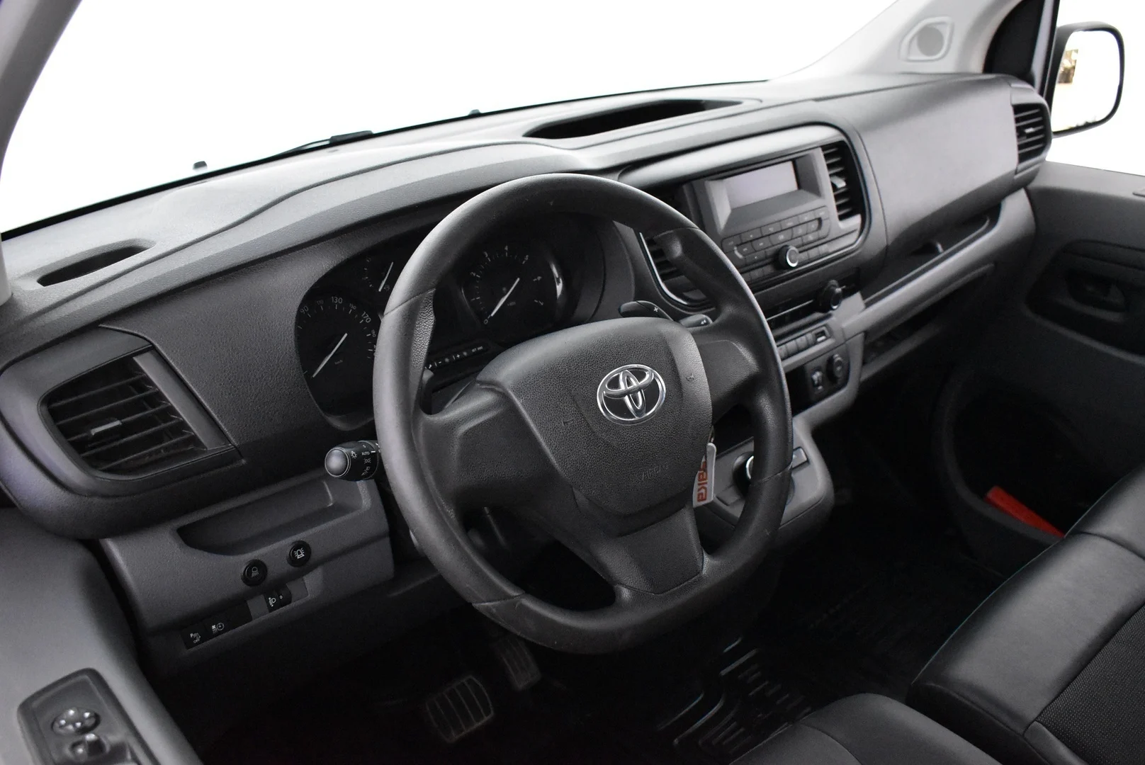 Car Image - 27SnxqOjkp4bzP0jn44LMy