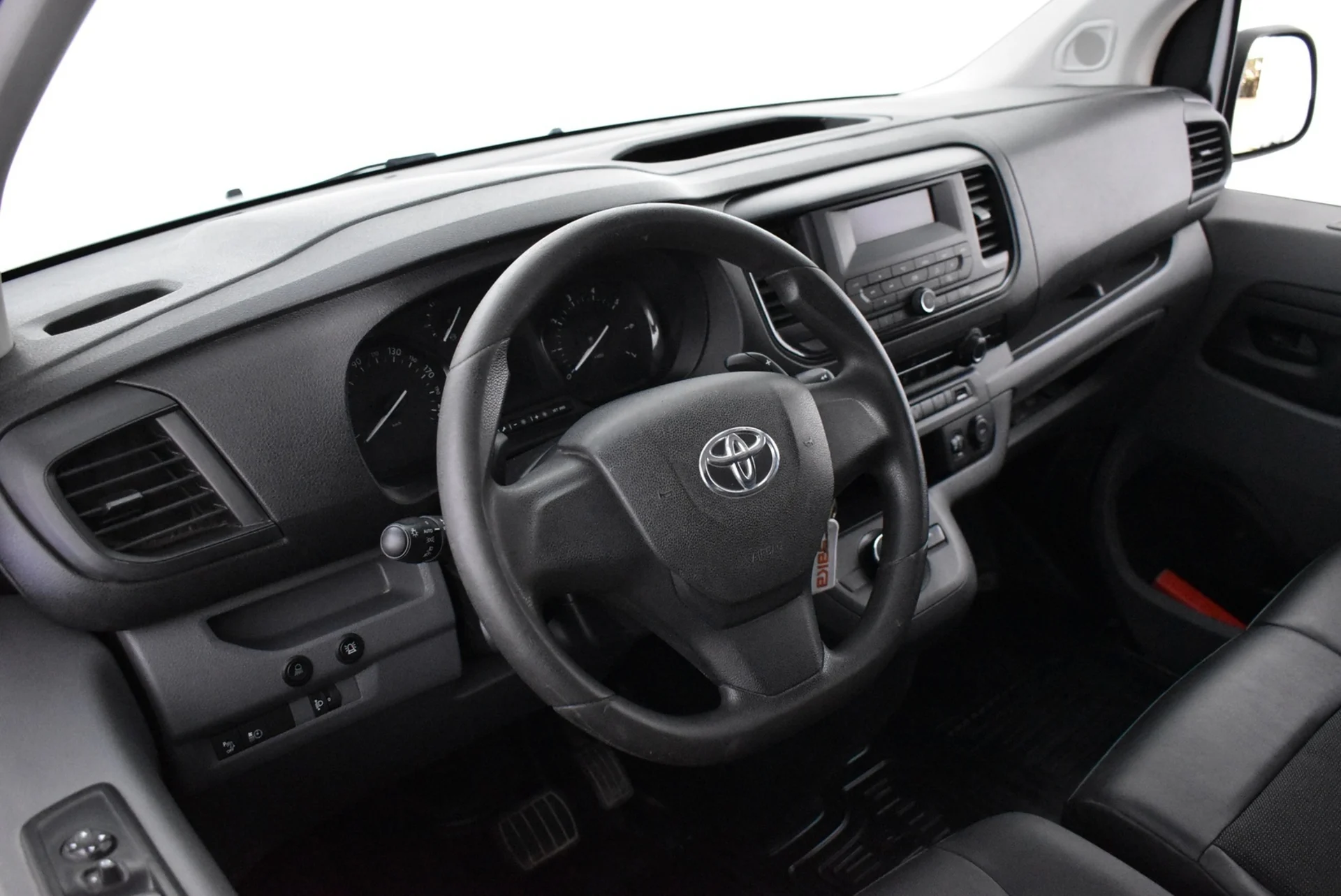 Car Image - 27SnxqOjkp4bzP0jn44LMy