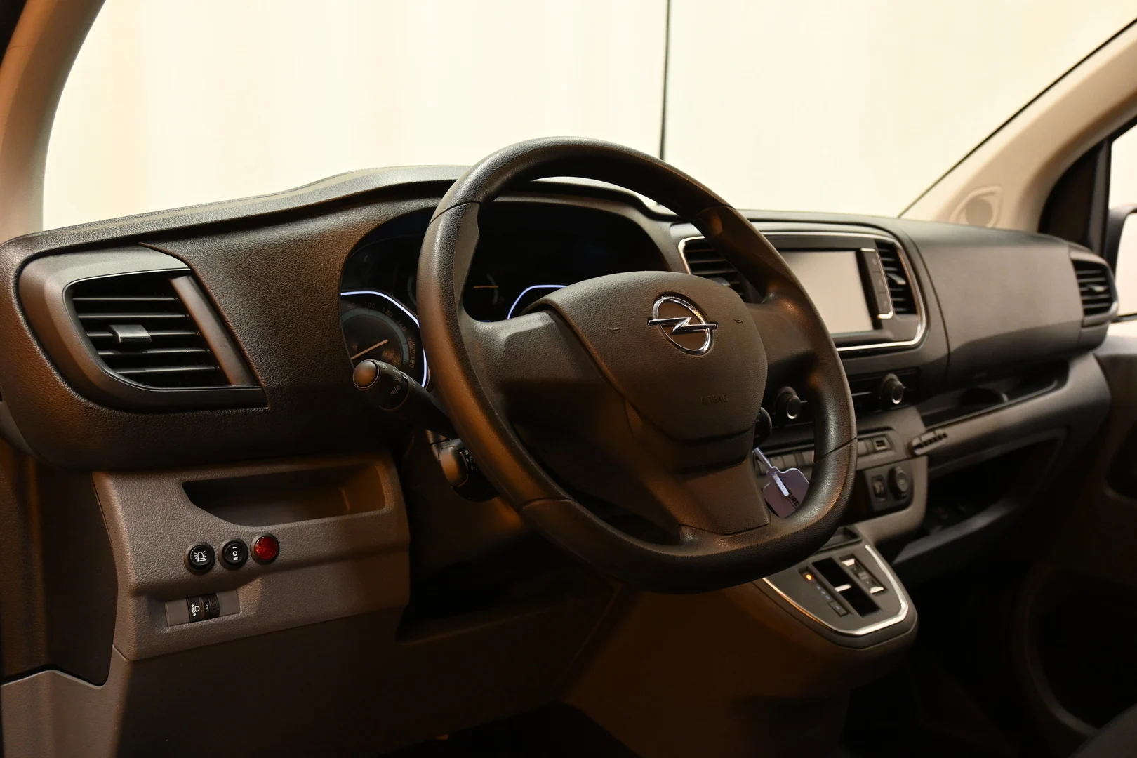 Car Image - KYOcqrKq0fqNc4D2SkkUB