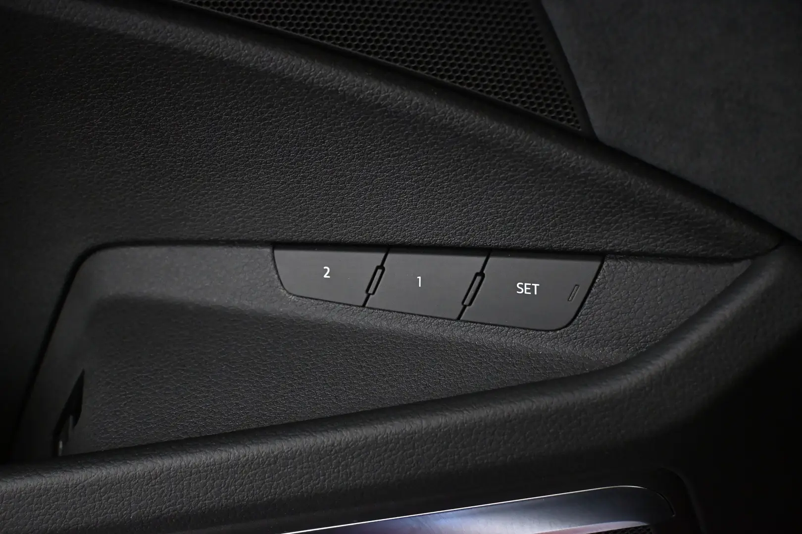 Car Image - 79TG8GiCDd5e8RDns5ghYe
