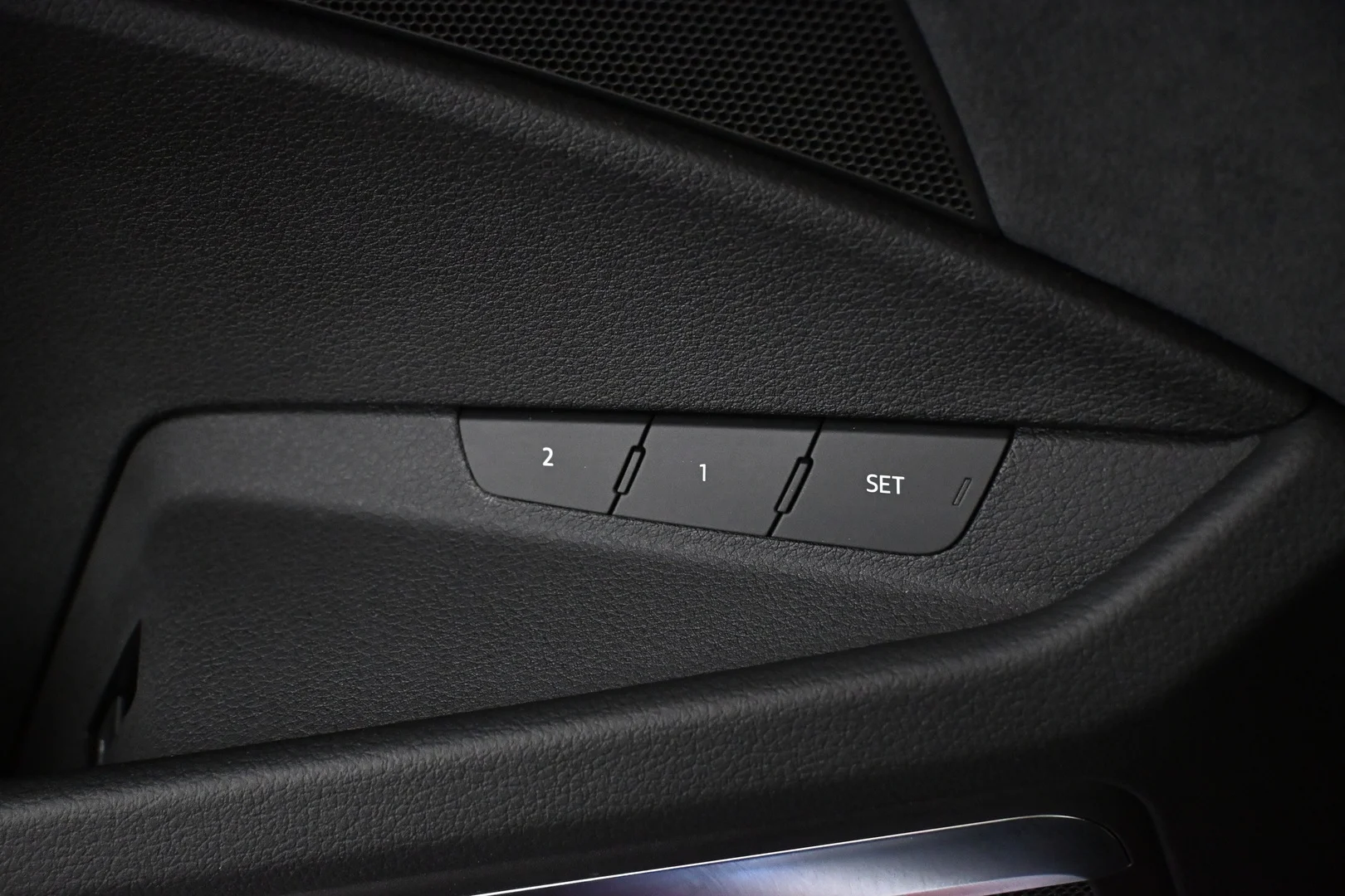 Car Image - 79TG8GiCDd5e8RDns5ghYe