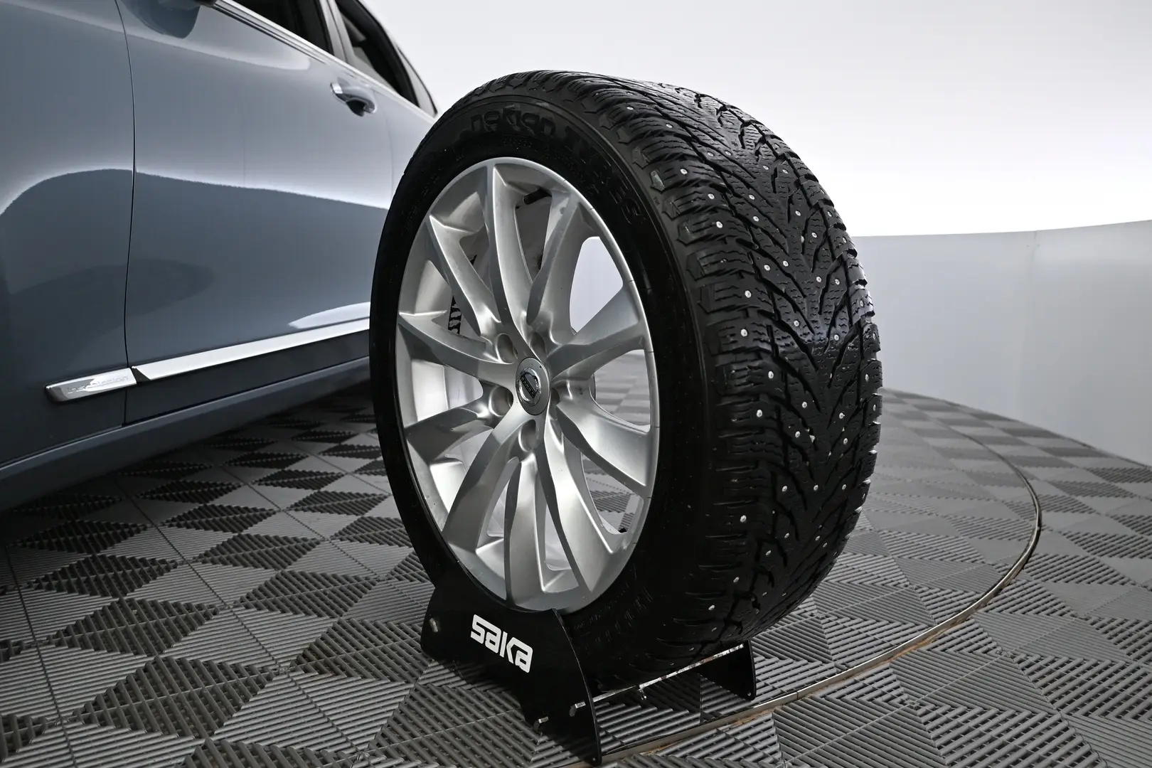 Car Image - 2k5BfeE3dt11duGQhQEwHJ