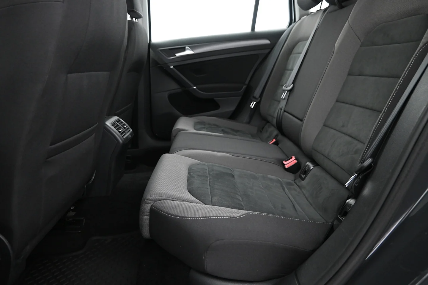 Car Image - 3AEGBZB43VFtUNYuhwuFLL