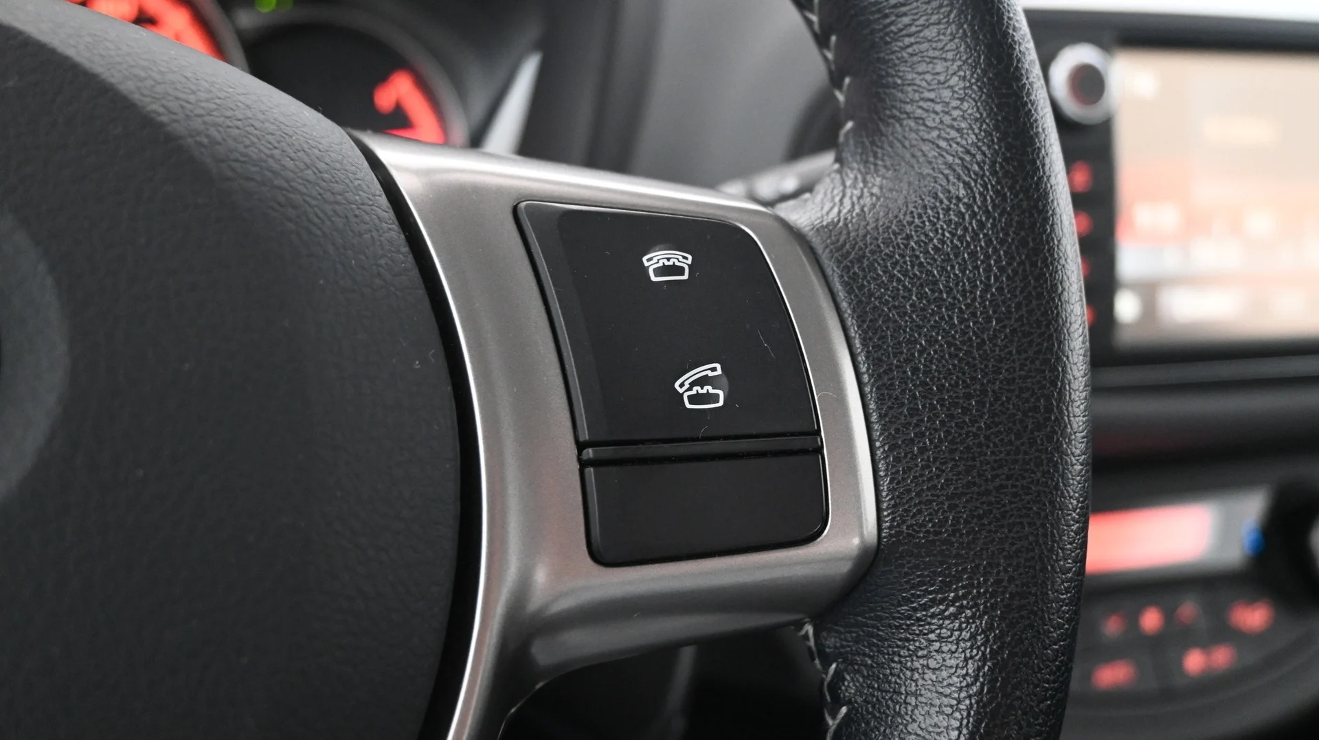 Car Image - 2mvoy8bhx2yaRtfeOdrSHb
