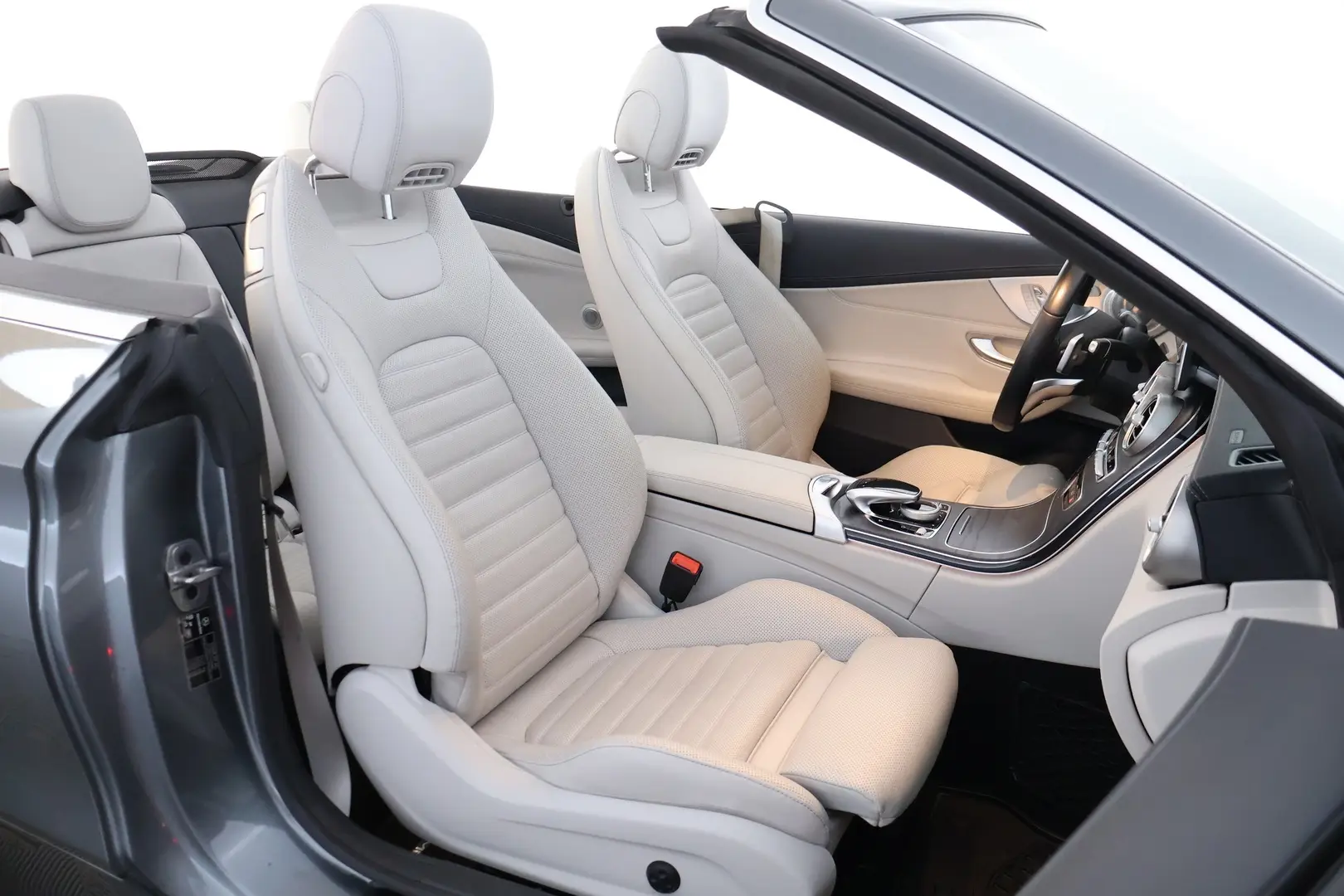 Car Image - 3fBXaejgBTpfaBWfKca1XI