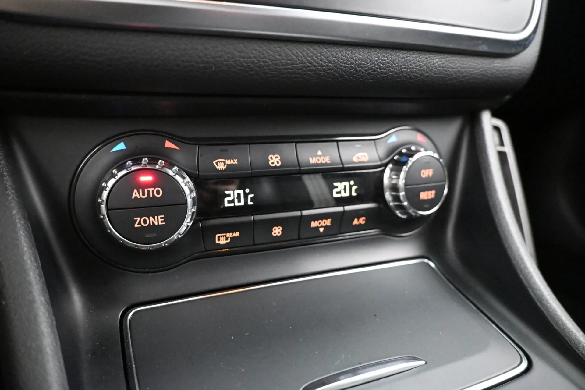 Car Image - 3nWdkD4vL9Yjr4bygW6vxl