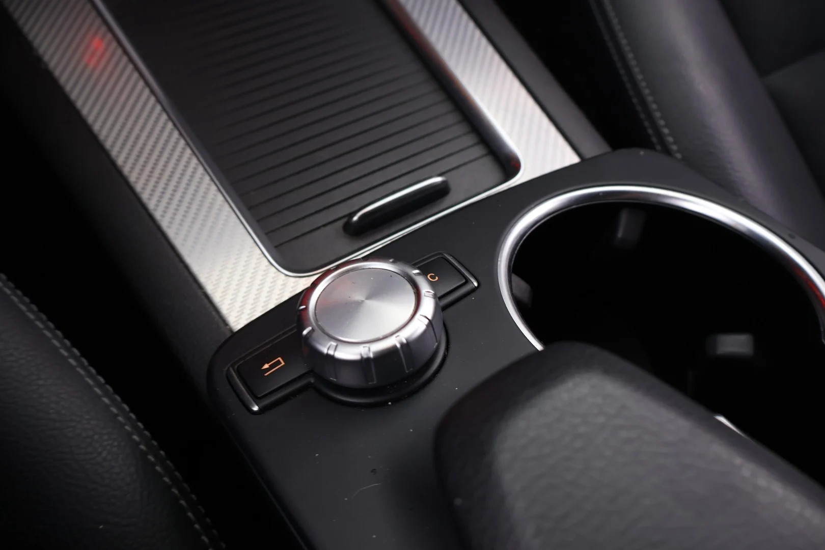 Car Image - YwF9ZjDPHPXAWbHz6LjiG
