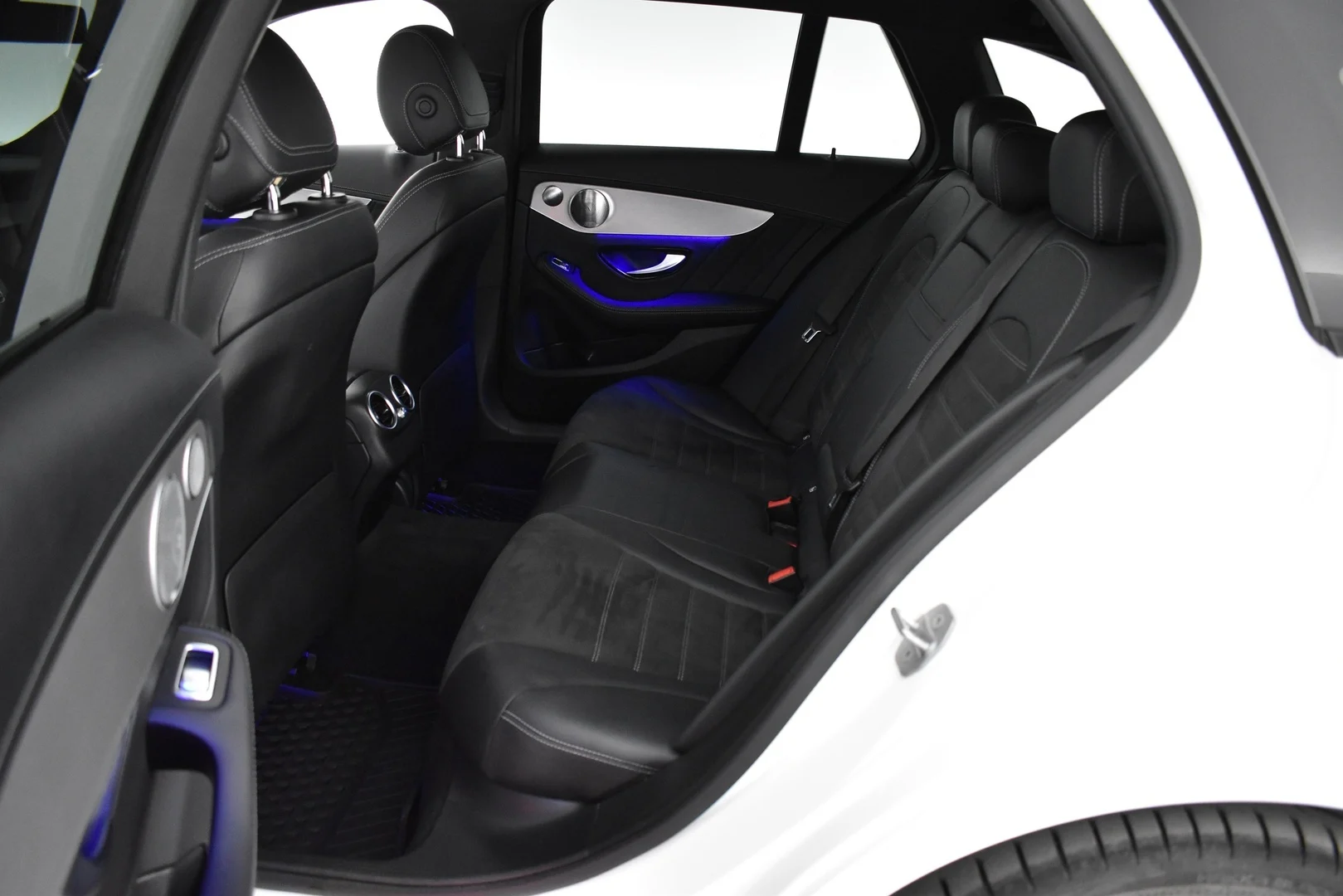 Car Image - 2iM5u9MYFdoWwRMPku8lrl
