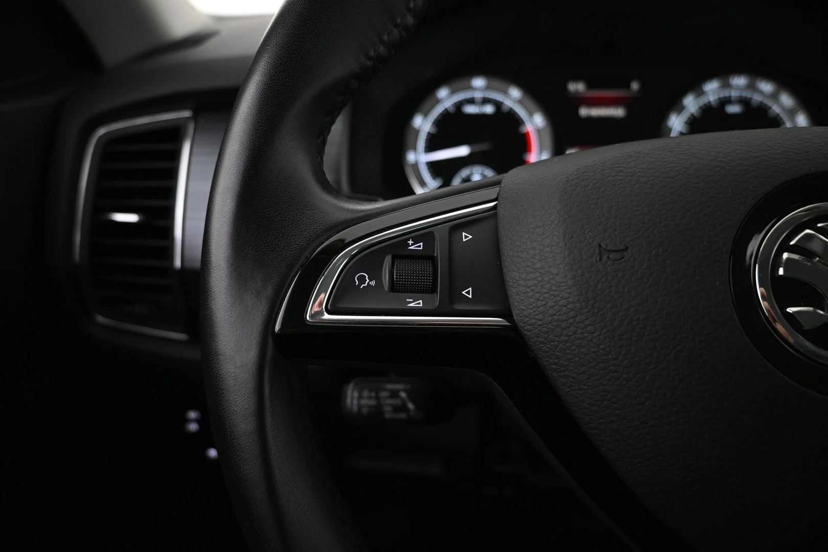 Car Image - 1uvIyXhrzgIc2SwhIRrDkF