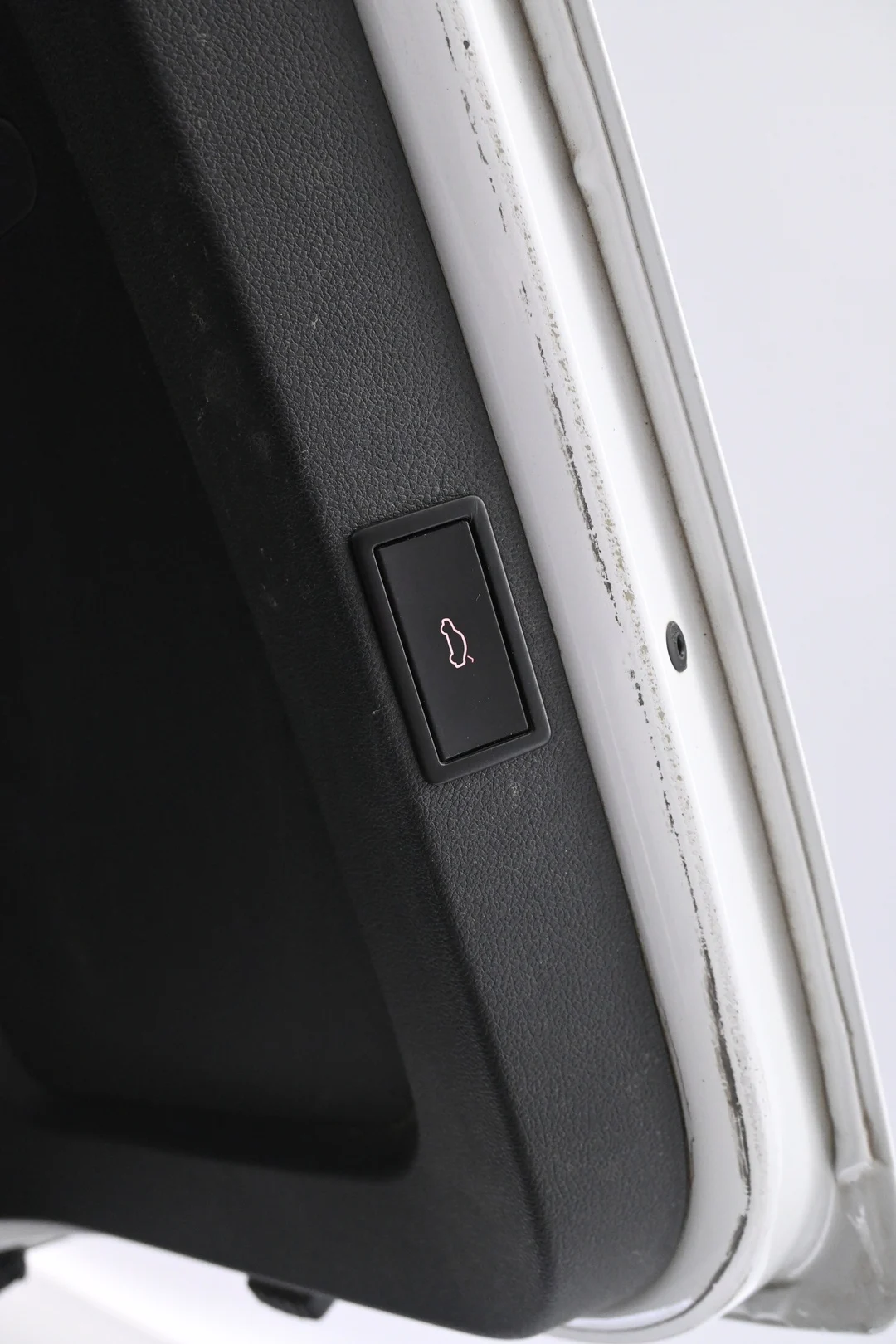 Car Image - 1YovOHW3QaEarbbtDP9Ac4