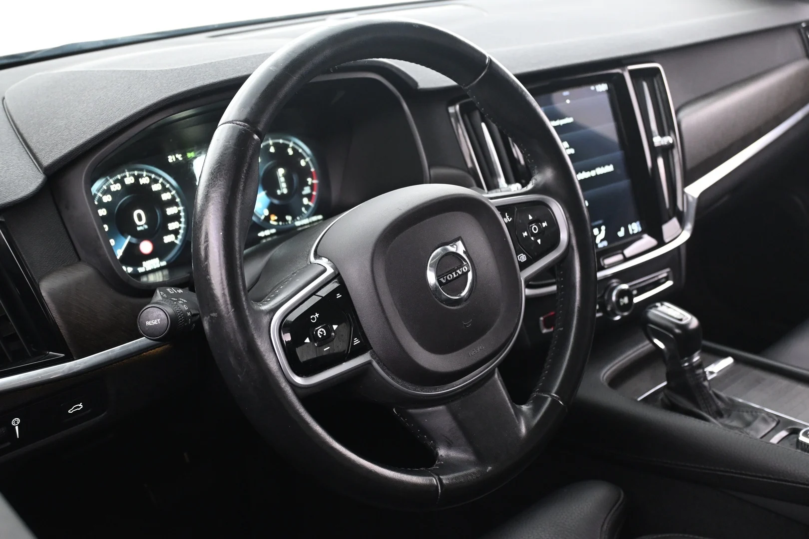 Car Image - 6V4fjDtwXQsVFhWxDC7PMa