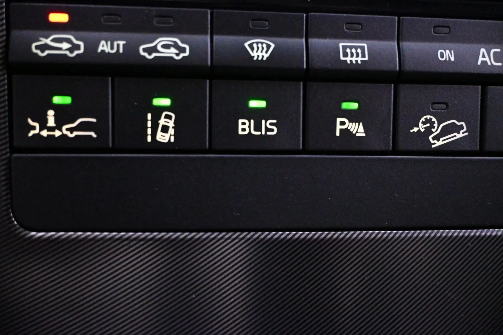 Car Image - 1ouhJNuYantcn0eC7Wdbrf