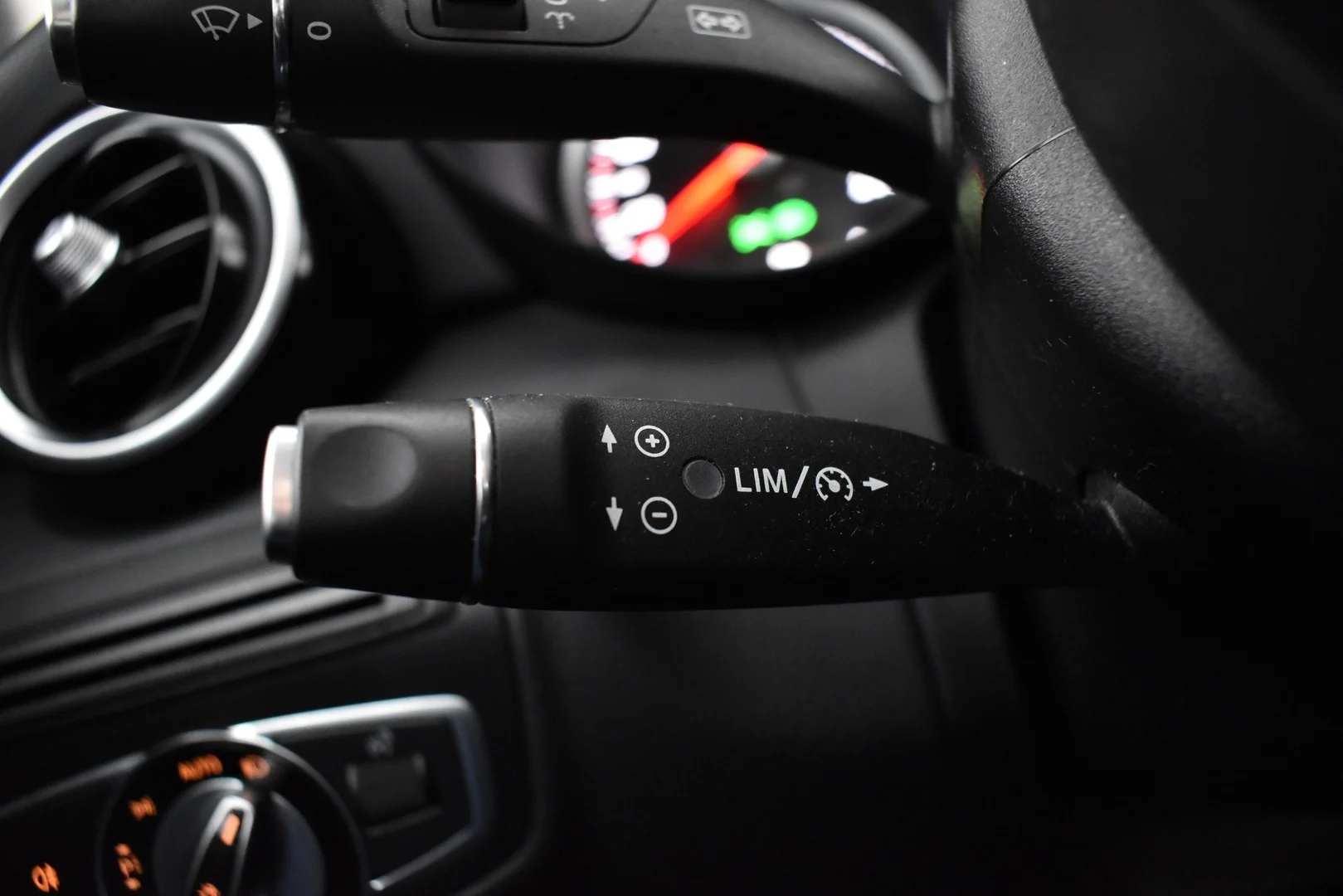 Car Image - 1X4u02c59E1GQkDZeNrt8c