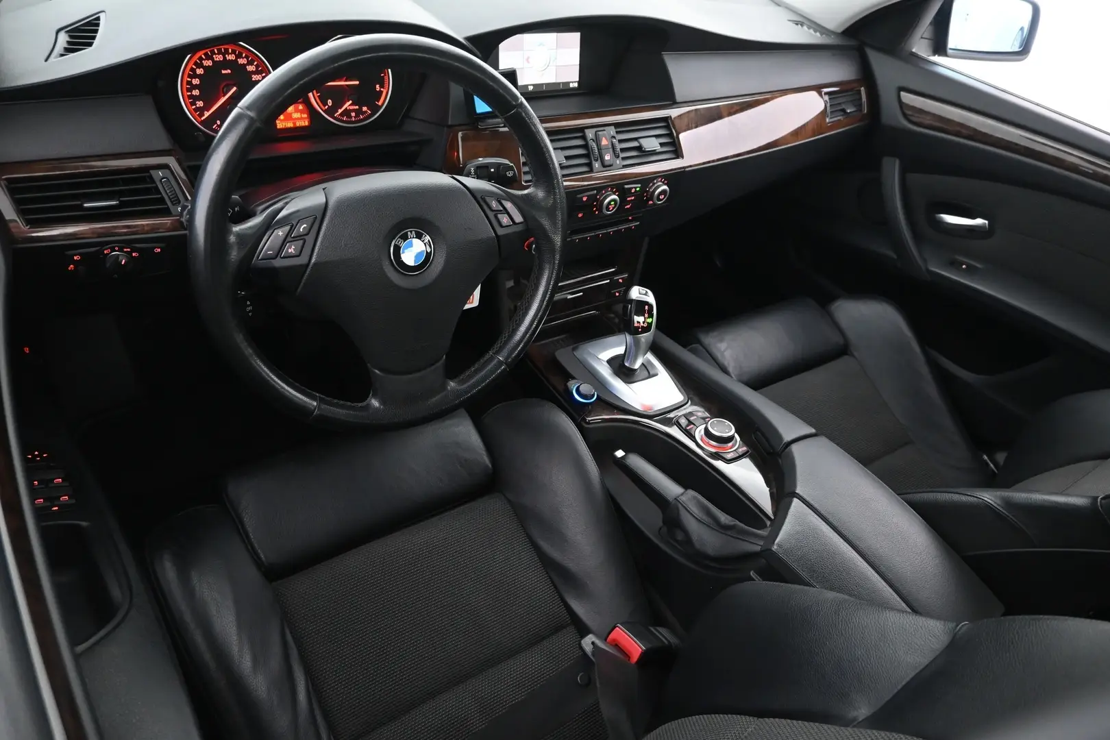 Car Image - 4Xm2TFTlKW9MHmhzknTp1O