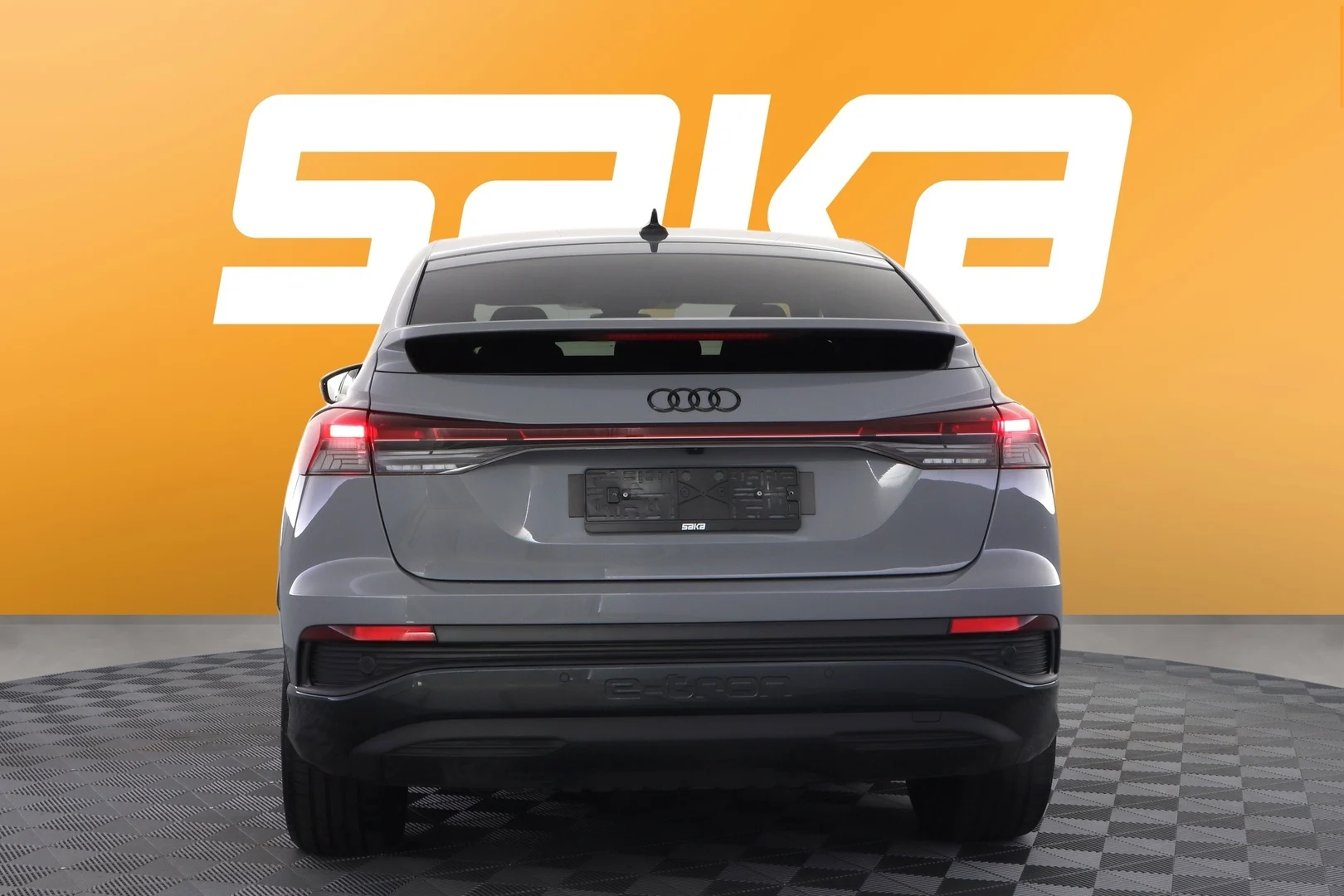 Car Image - 14T8xwgUNYLRirgYhBBuh9