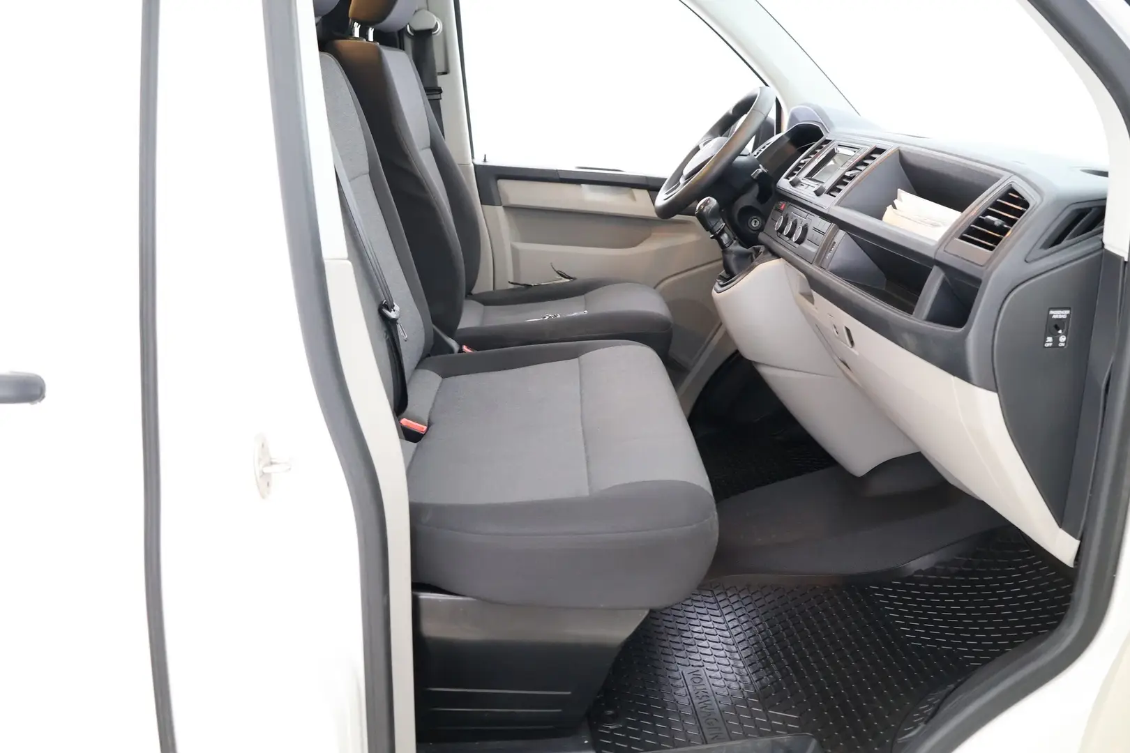 Car Image - 7eZatLvq9FfYVIBf6RQbZ5