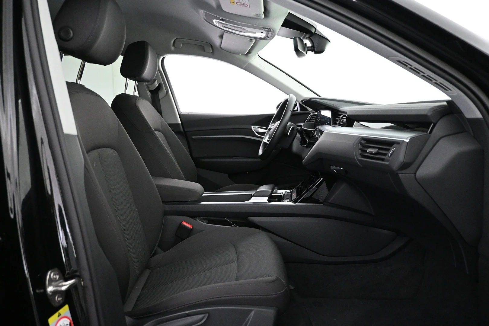Car Image - 1mAQh5BRQZ33EZxdlqKxU9