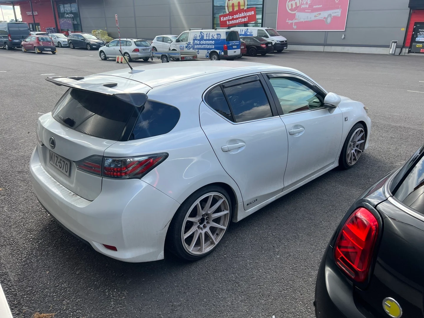 Car Image - 16QY1VNfXkhTNCibpyKwM7