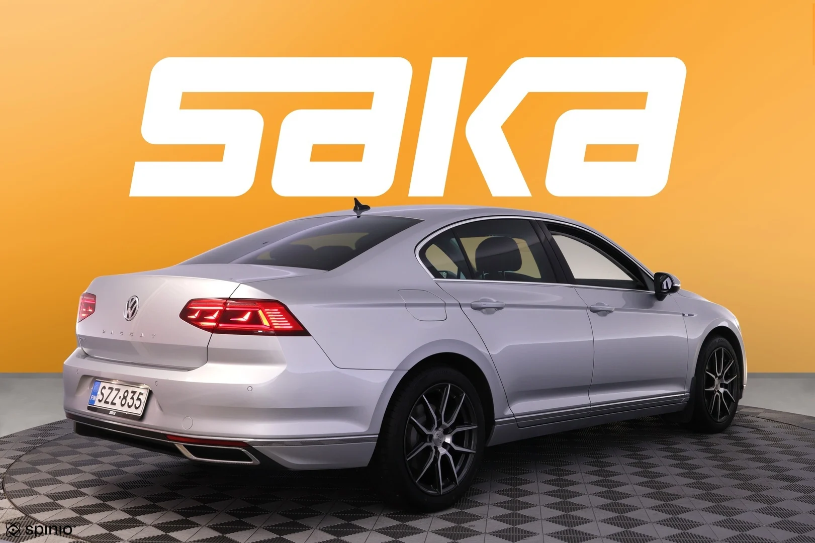 Car Image - 5nUXEul7H4xnBTfSazEEoM