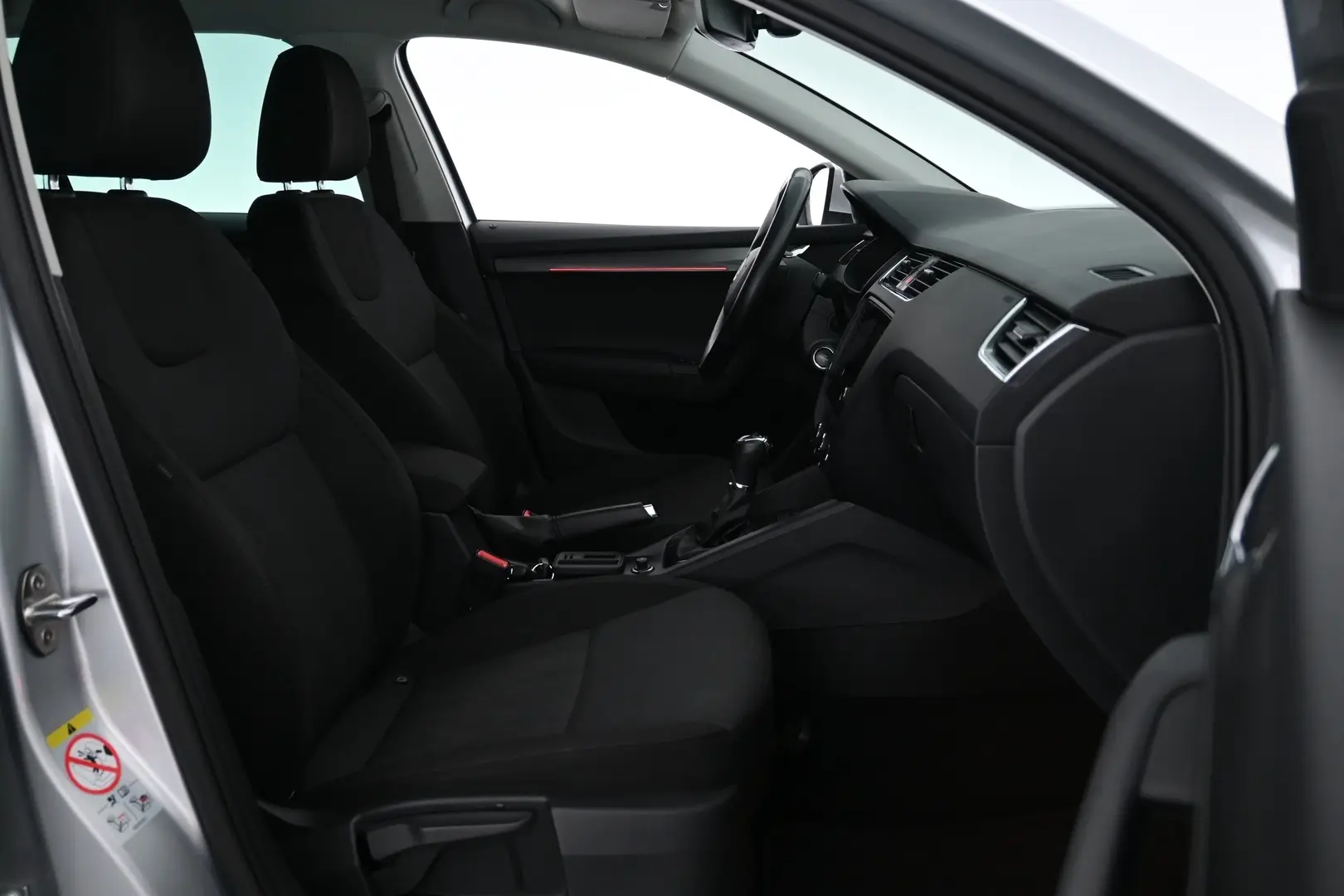 Car Image - 2SaPg6IZUVKnWmLFuAOvNn