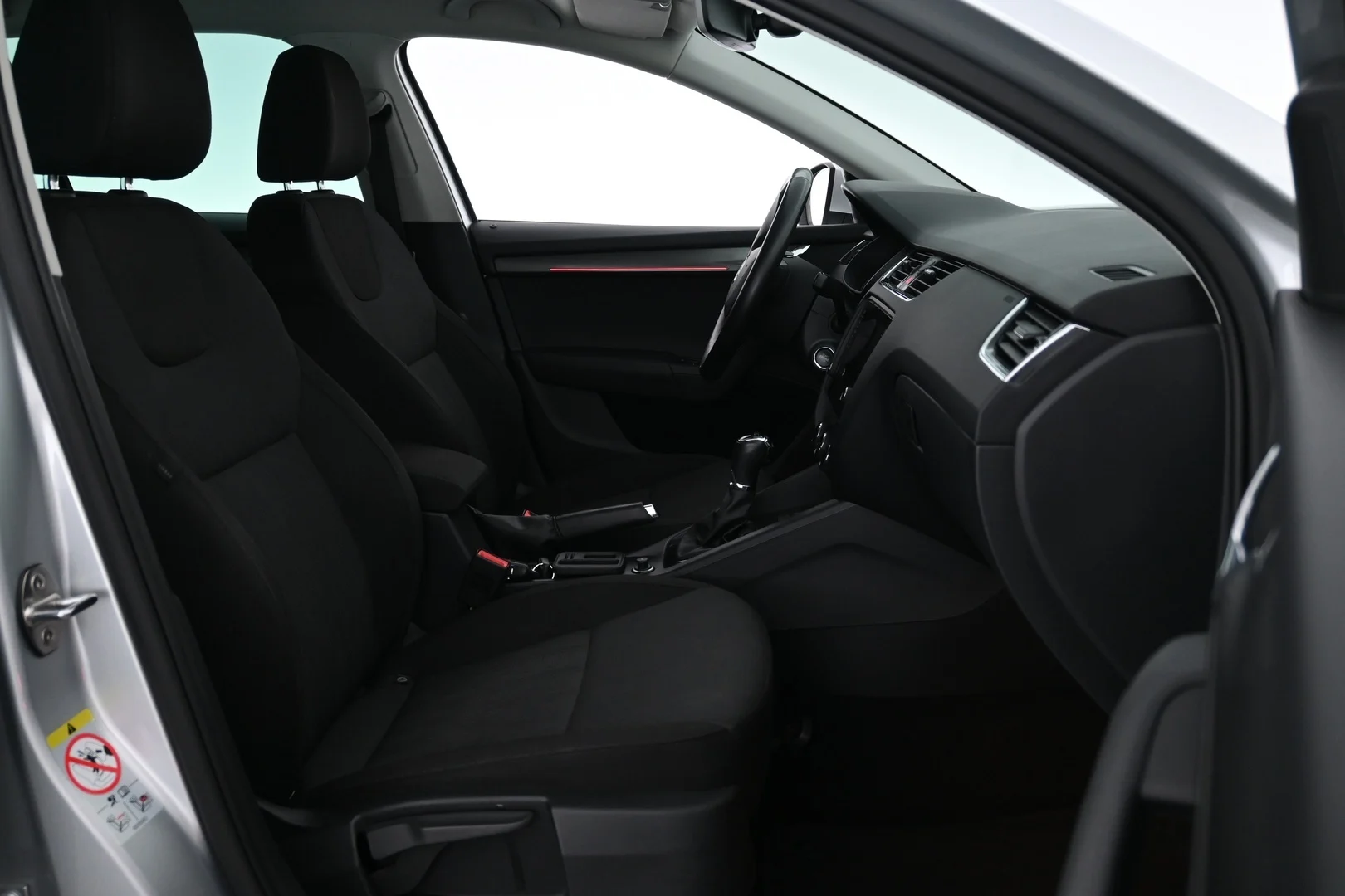 Car Image - 2SaPg6IZUVKnWmLFuAOvNn