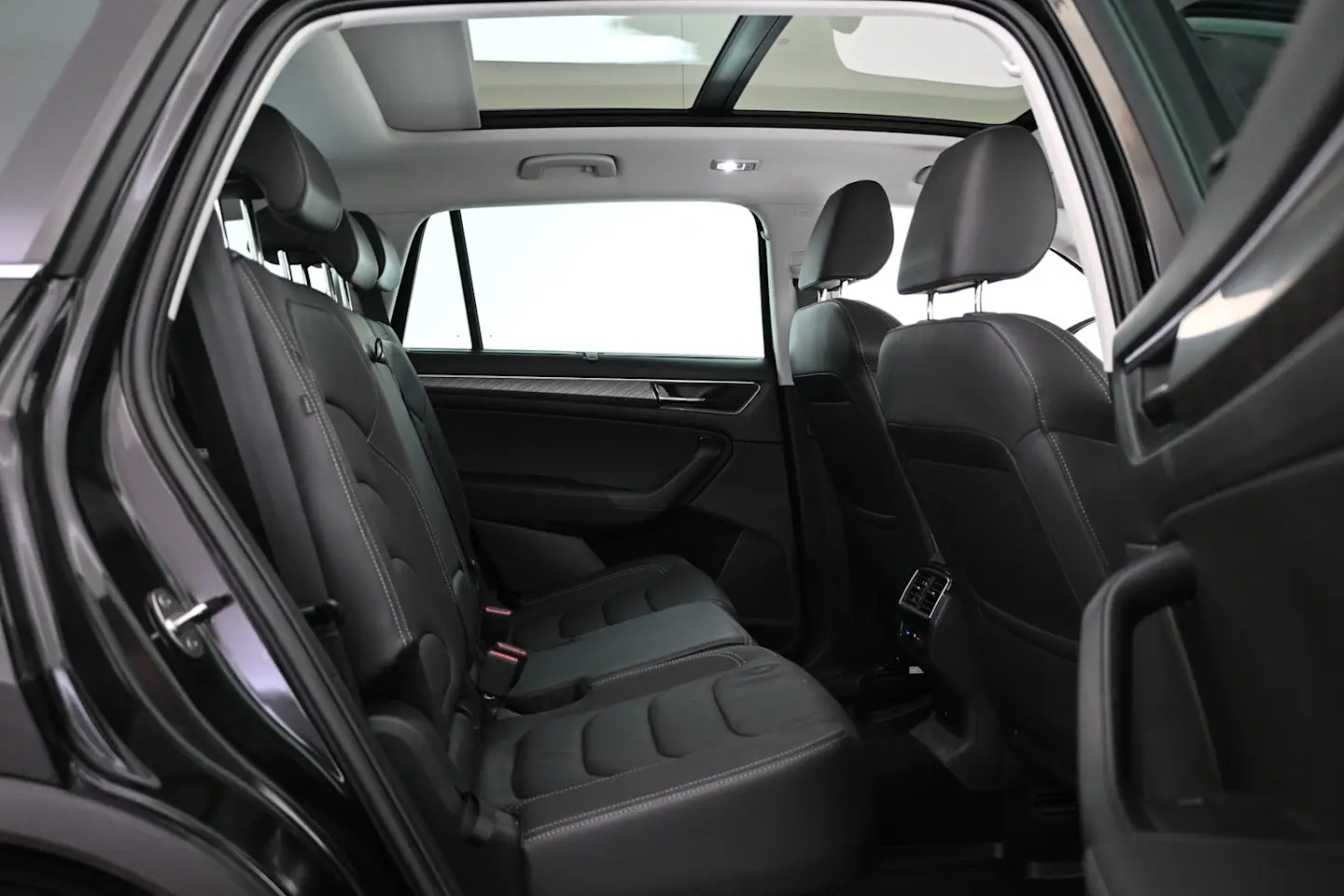 Car Image - 29jUntYrl4SSzJnAc4rmpJ