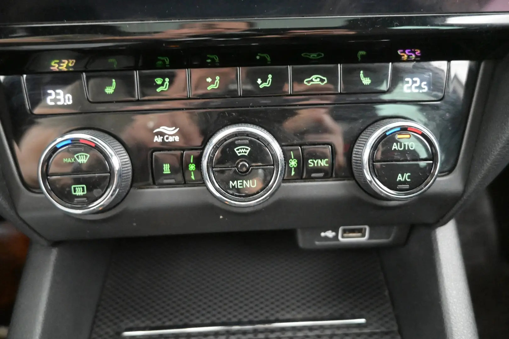 Car Image - 64V3zn5lWc1QItdJFCDJkl