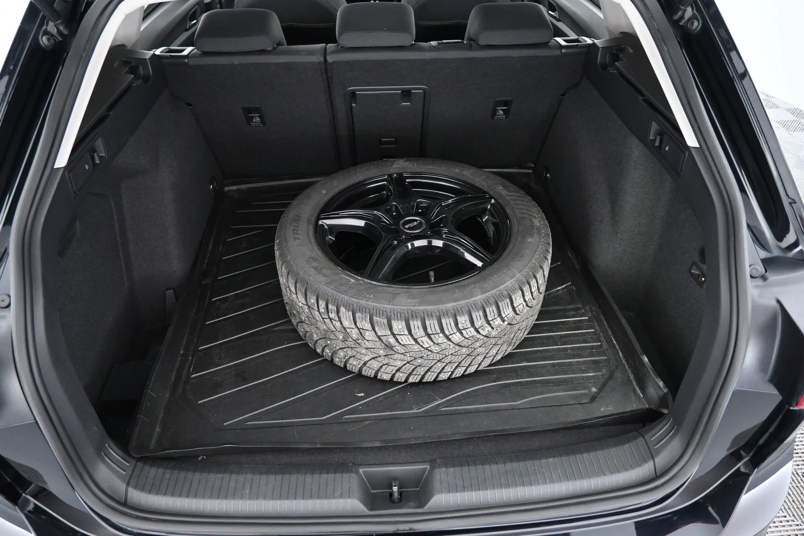 Car Image - 2DFKLkKQnM4VOWnSylNiKv